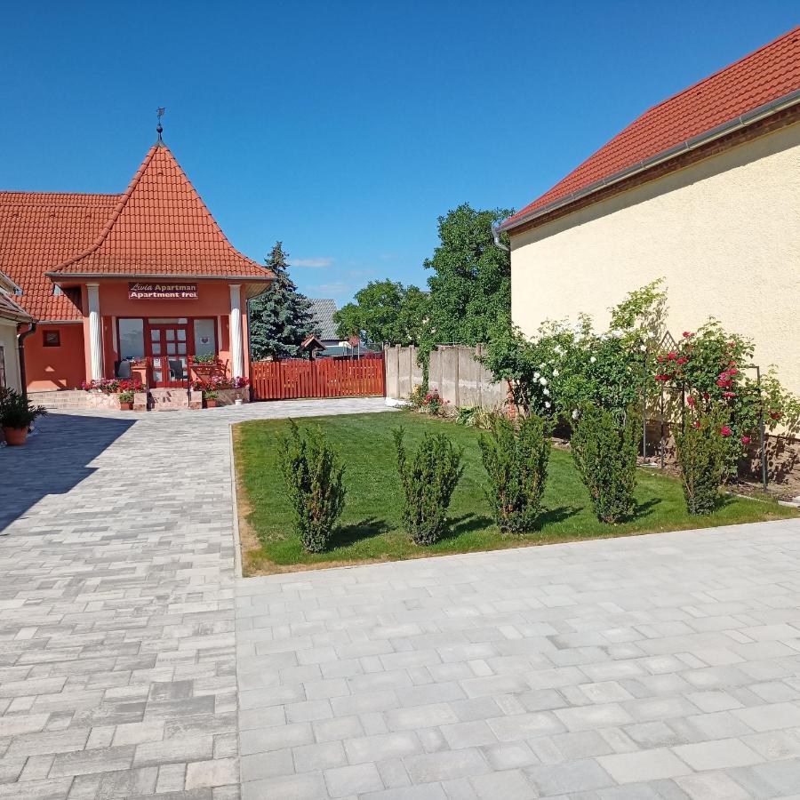 Livia Apartman Bük Eksteriør billede