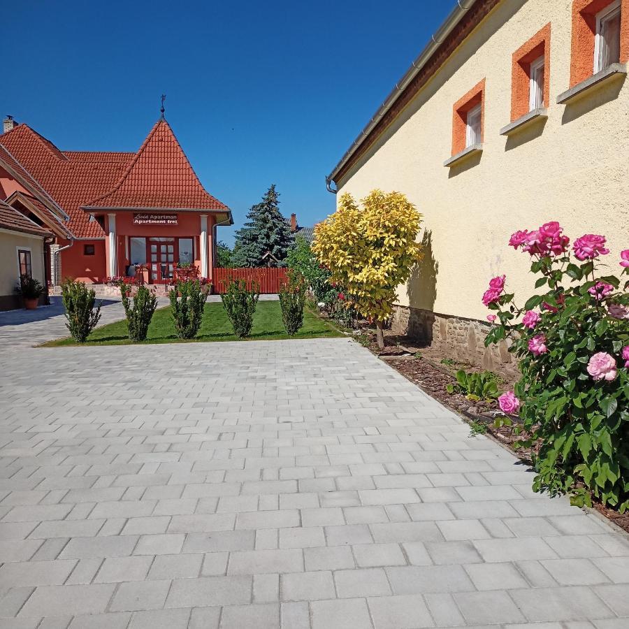 Livia Apartman Bük Eksteriør billede