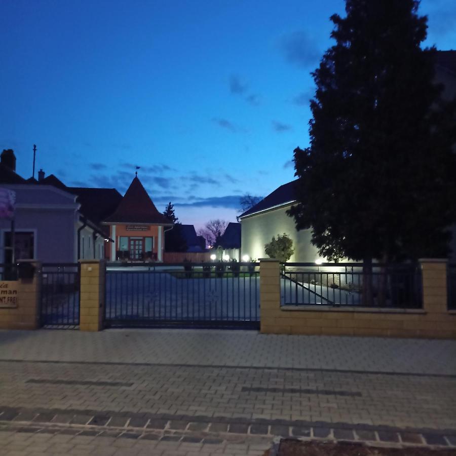 Livia Apartman Bük Eksteriør billede